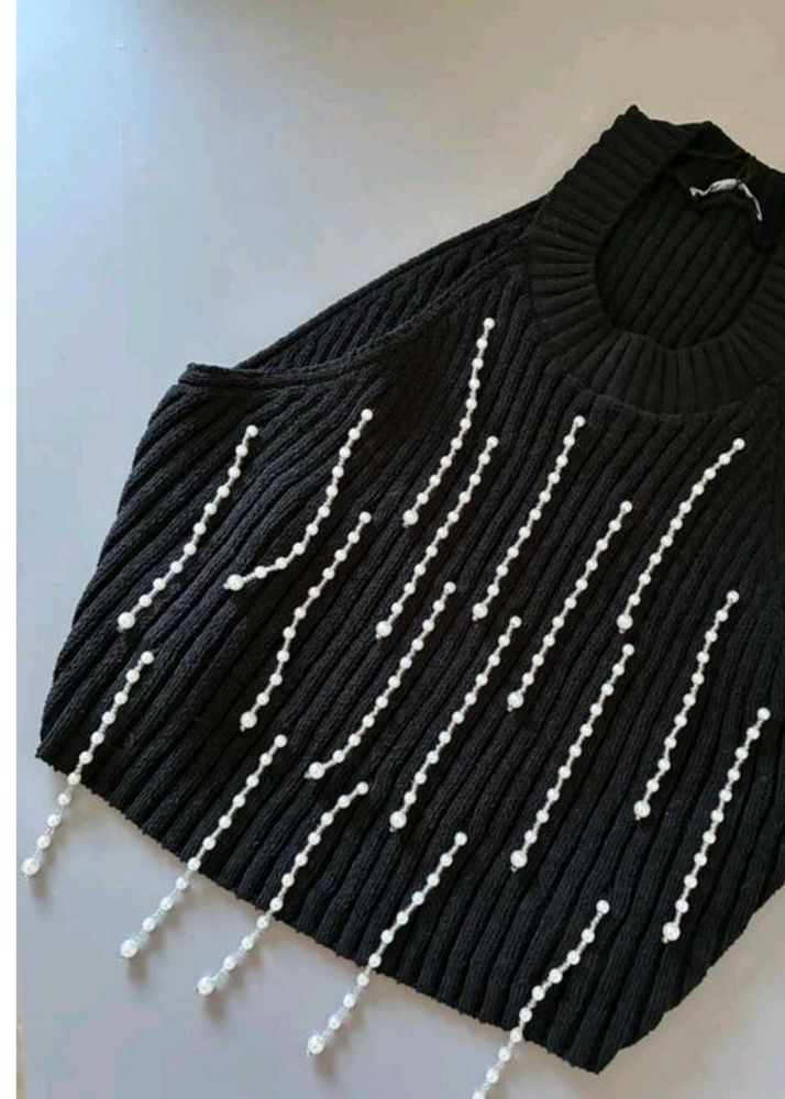 Chic Black Ribbed Top with Pearl Embellishments