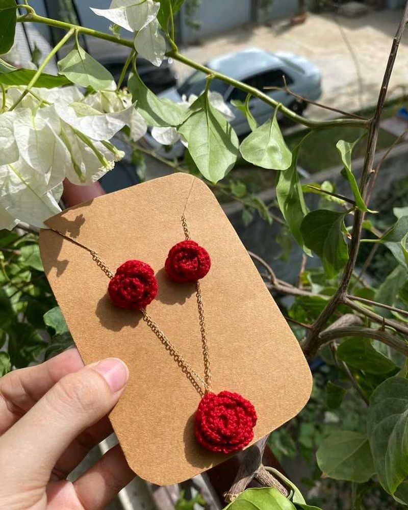 Crochet Rose Necklace &amp; Earring Set