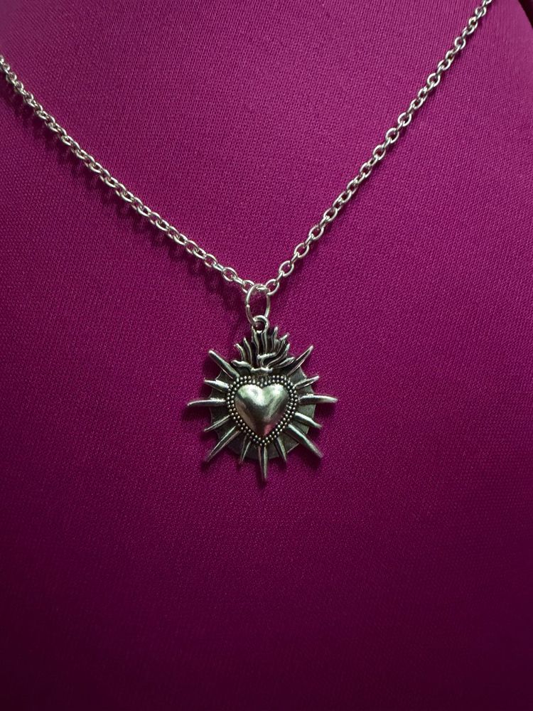 Unique Sacred Heart Pendant Necklace