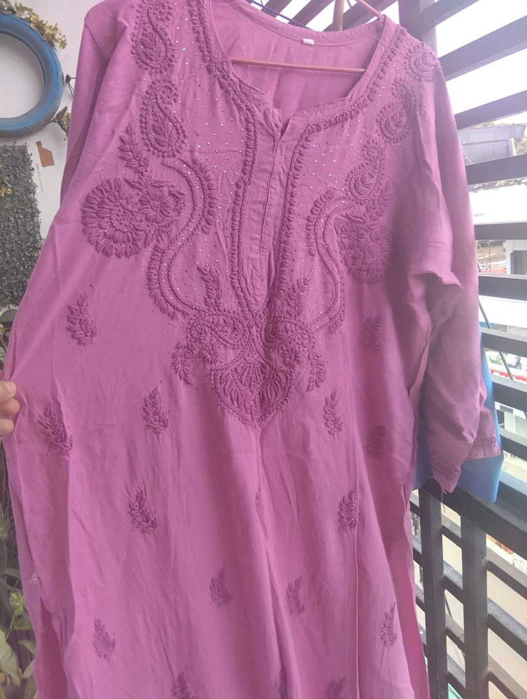 Chikankari kurta with kamdani
