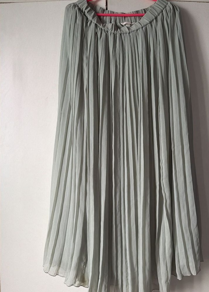 H&amp;M Pleated Midi Skirt