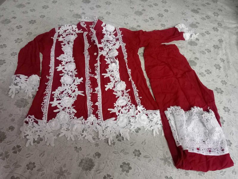 Elegant Red &amp; White Kurta Set