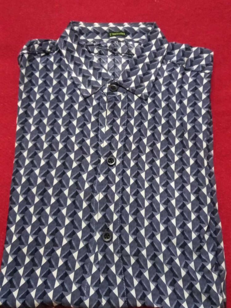 Trendy Geometric Print Shirt top condition