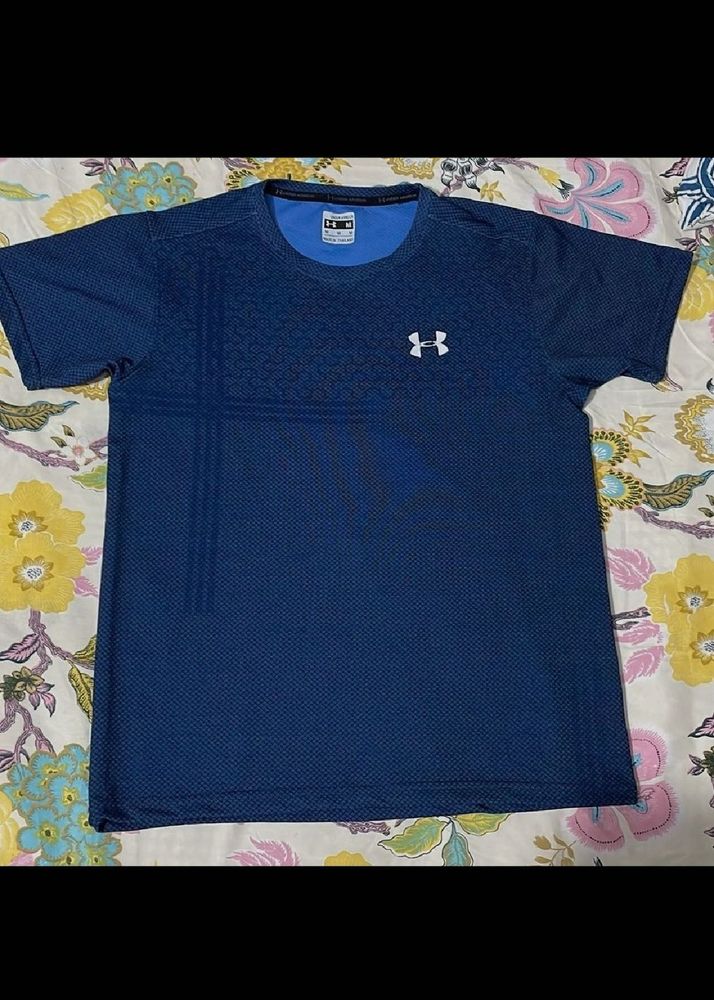 Under Armour Active wear Blue T-Shirt