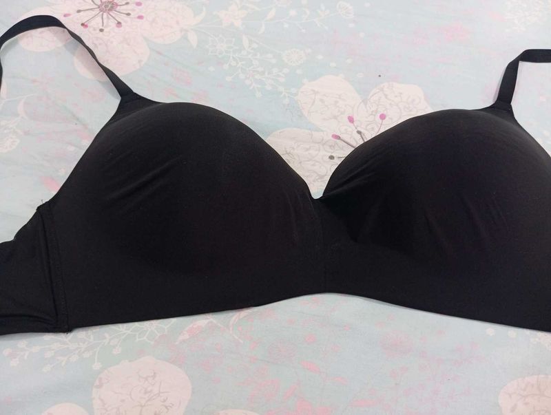 Comfortable Black Wireless Bra