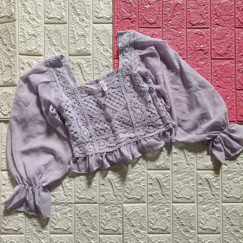 Puff Sleeve Crop Top 💗