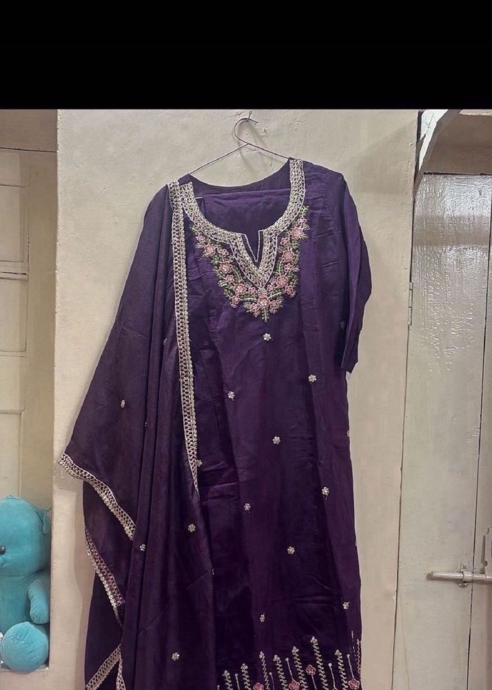 Elegant Purple Embroidered Kurta Set