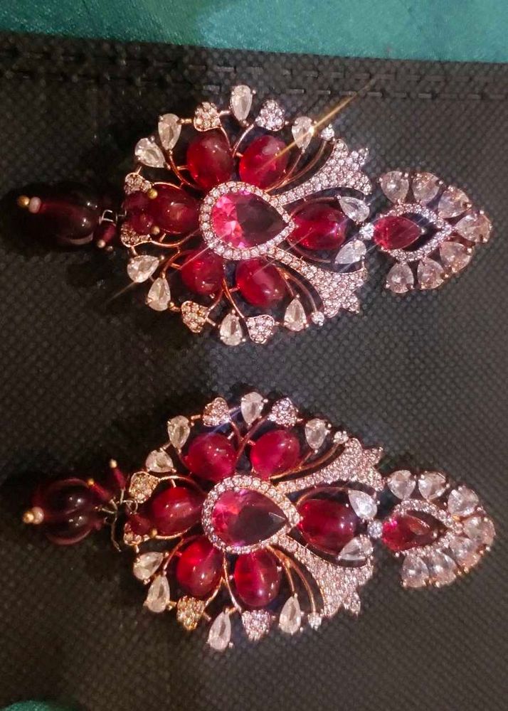 Exquisite Red &amp; White Stone Earrings