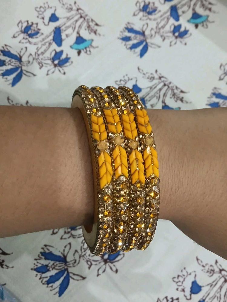 Set of 4 Yellow &amp; Gold Bangles
