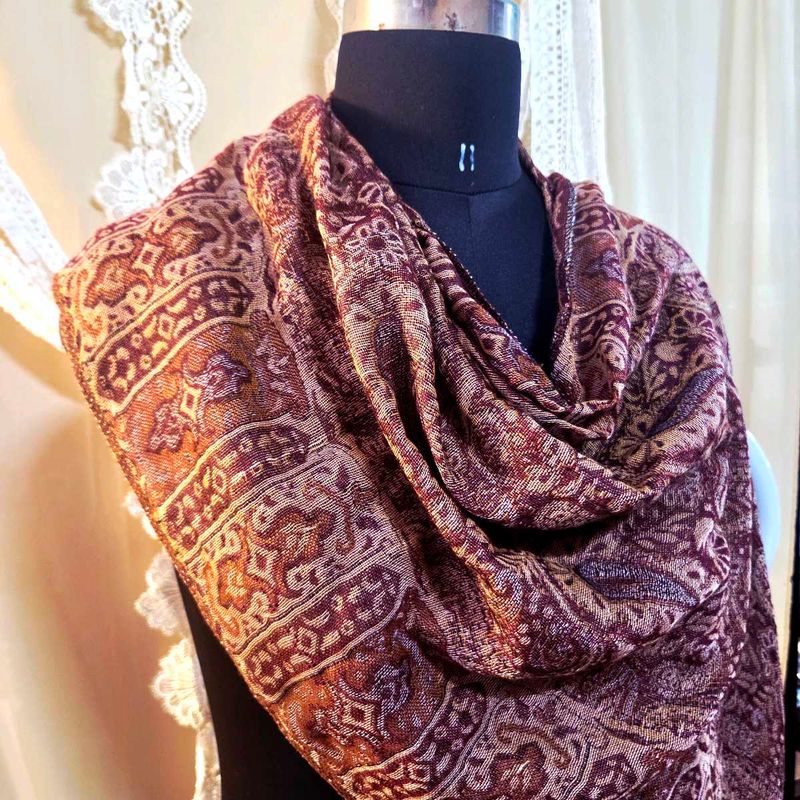 Elegant Paisley Pattern Stole