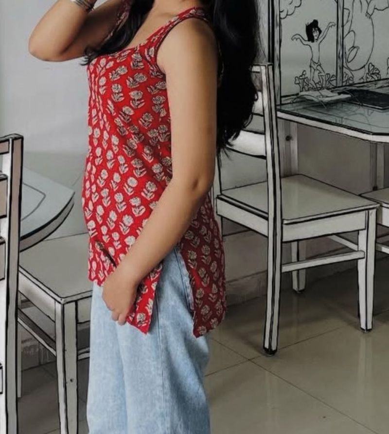 Red Floral Print Sleeveless Tunic