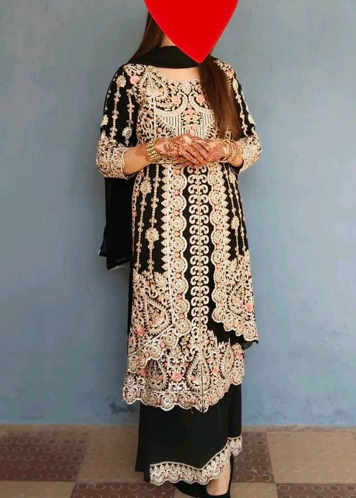 Elegant Black Embroidered Kurta Set