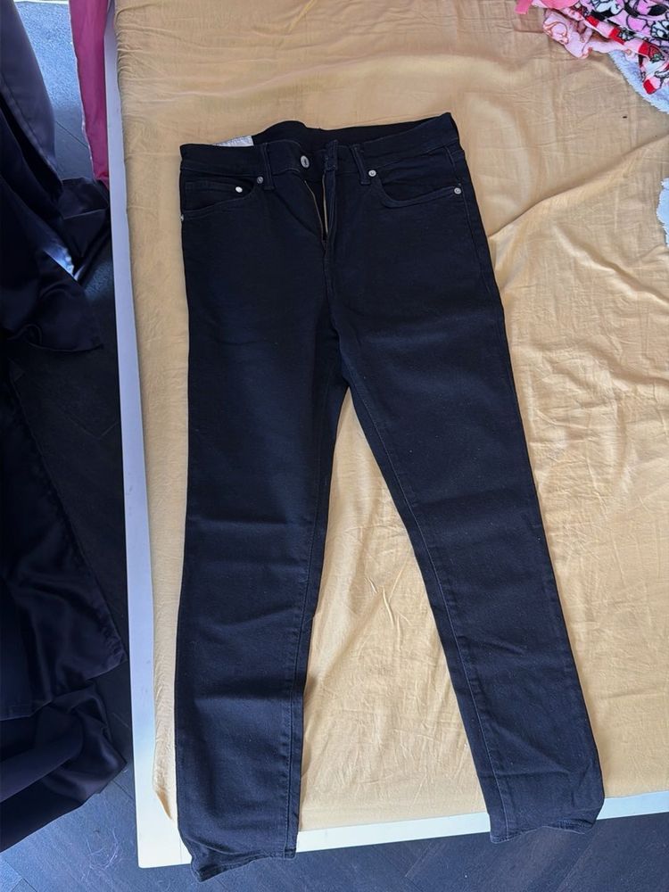 Classic Black Skinny Jeans 34 inch