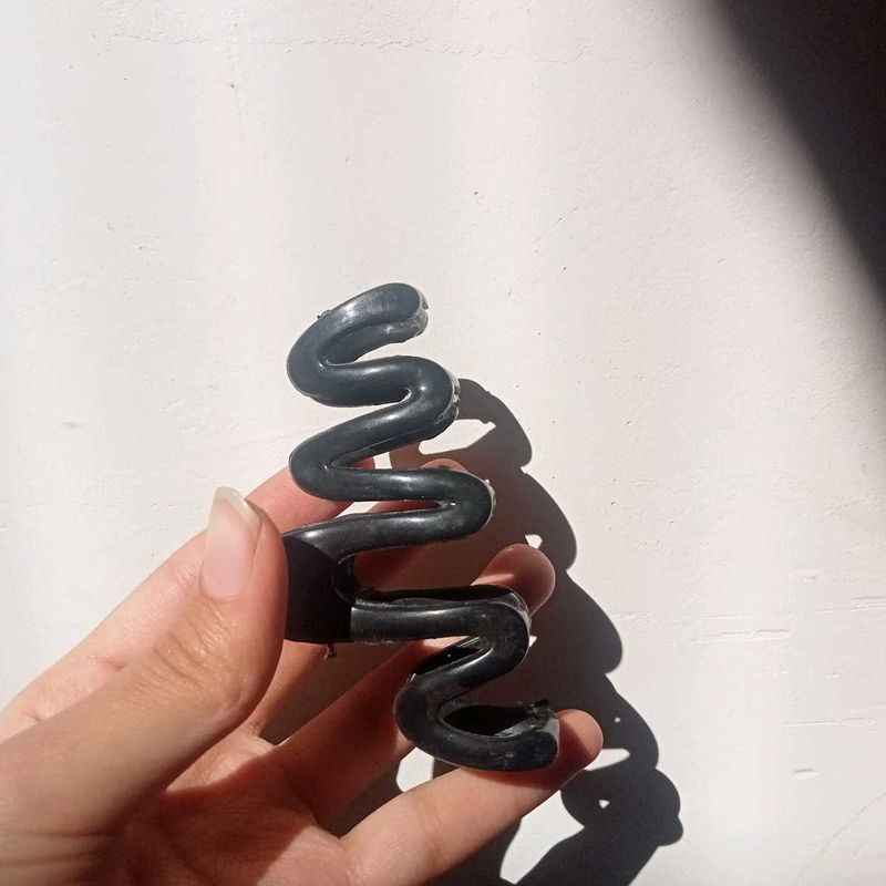Black Spiral Hair Clip