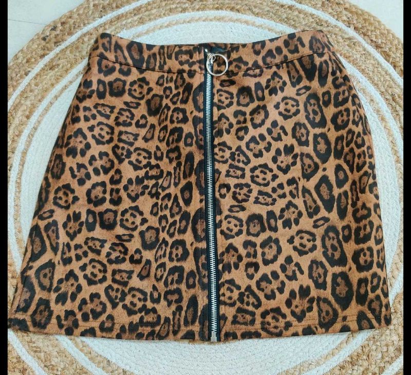 Leopard Print Mini Skirt with Zipper