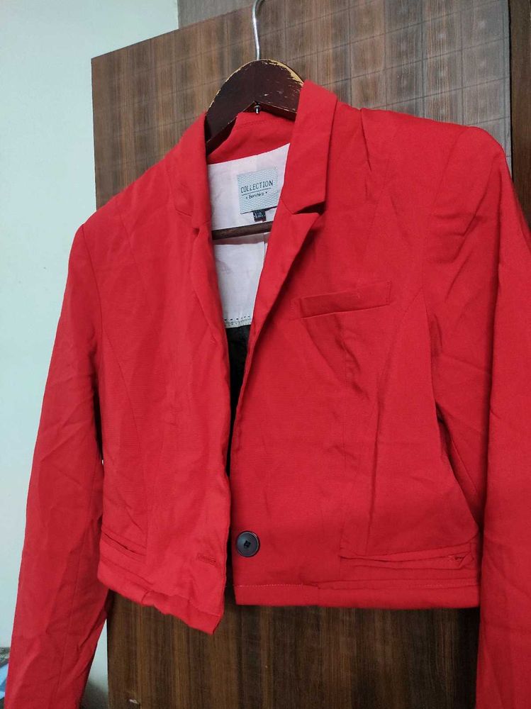 LAST SALE 🛍️ Bershka Crop Blazer