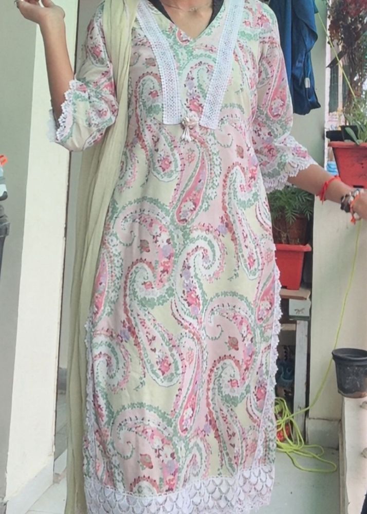 Elegant Floral Print Kurta Set