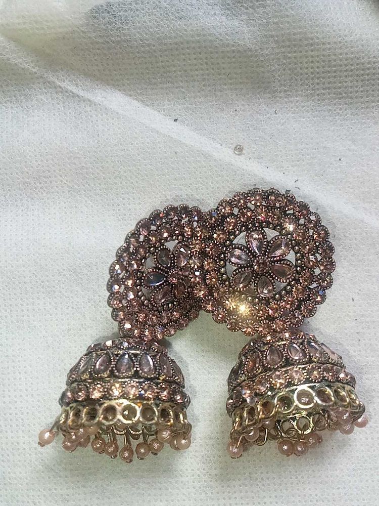 Earrings With Mantika