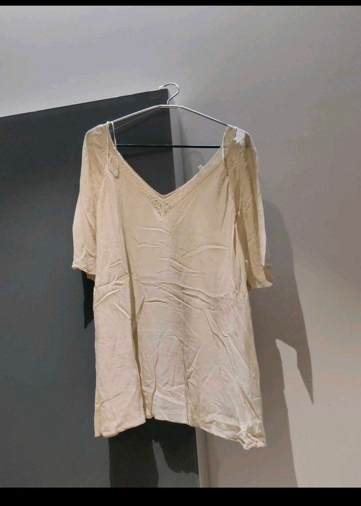 Cream Lace V-Neck Tunic Top