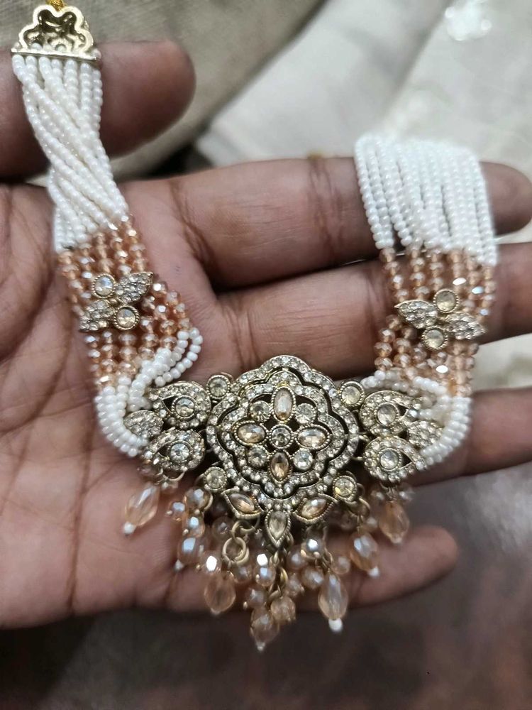 Exquisite Kundan &amp; Pearl Necklace Set