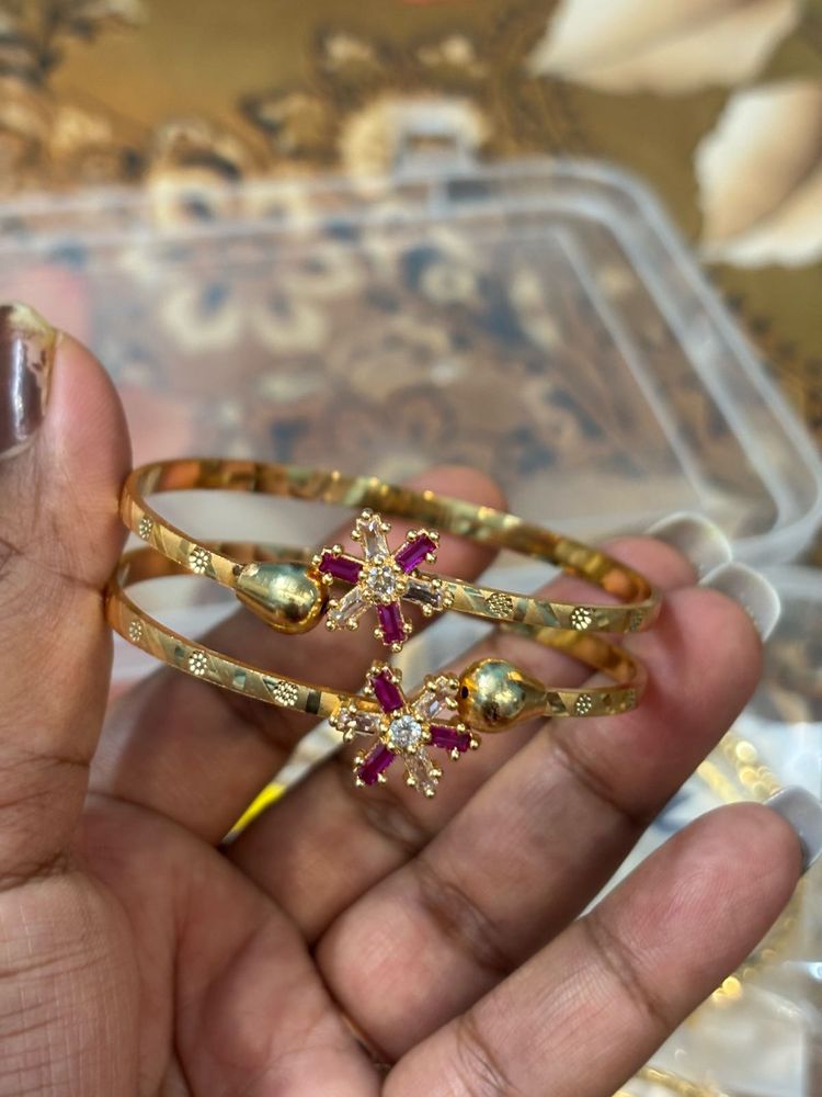 combo of 2 pair set Elegant Gold-Plated Ban