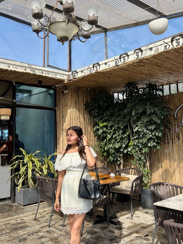 Chic Off-Shoulder Lace Dress
