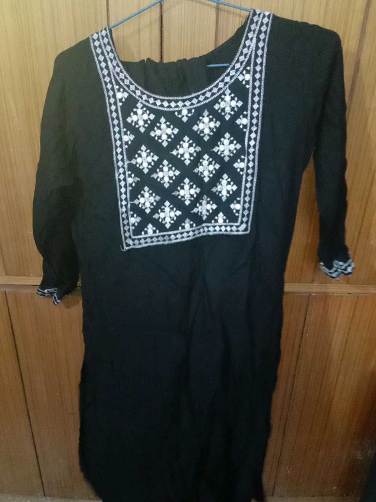 Black Embroidered Kurta