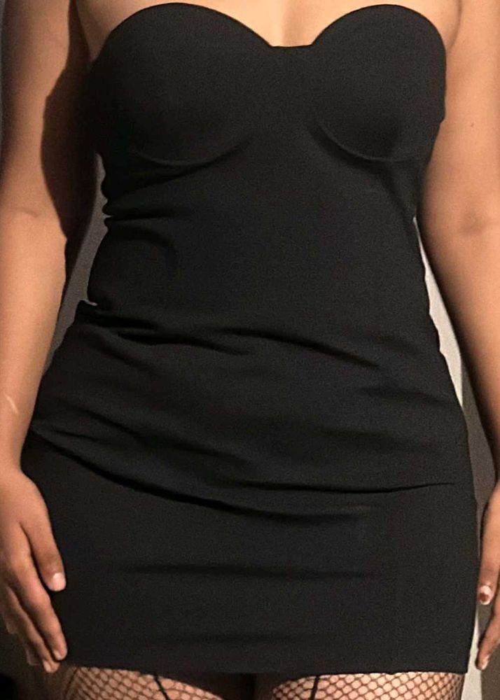 Chic Black Strapless Mini Dress