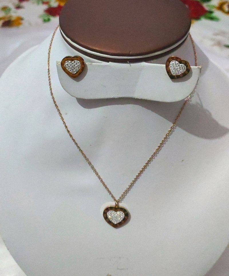 Anti Tarnish Earrings And Neckpiece Set