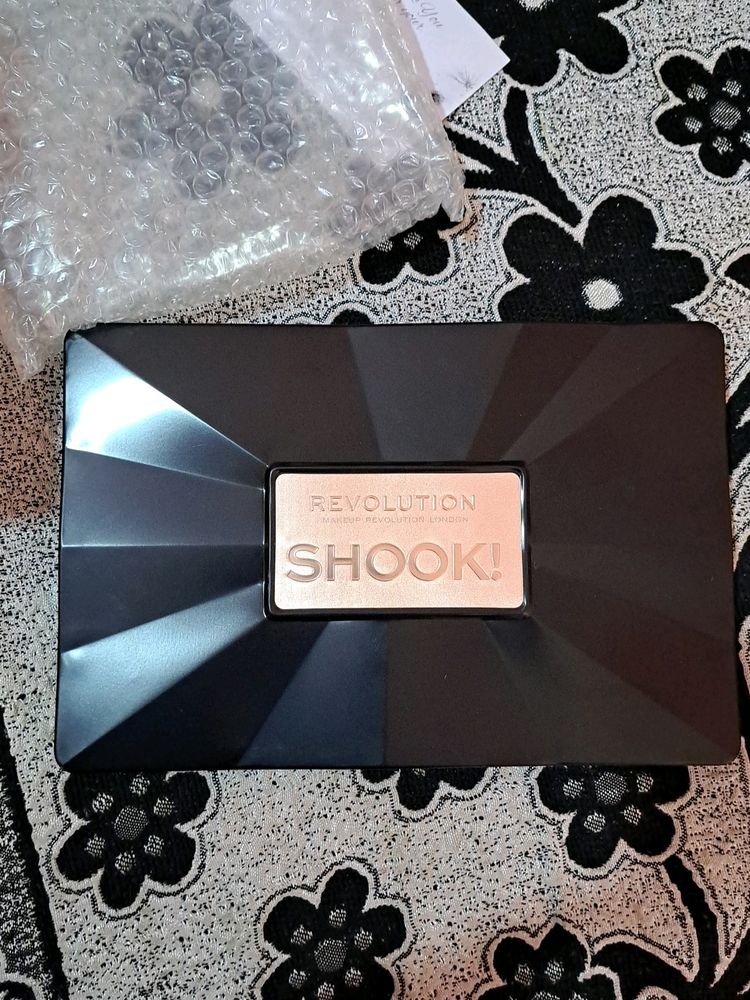 Makeup Revolution  Beautiful Eyeshadow