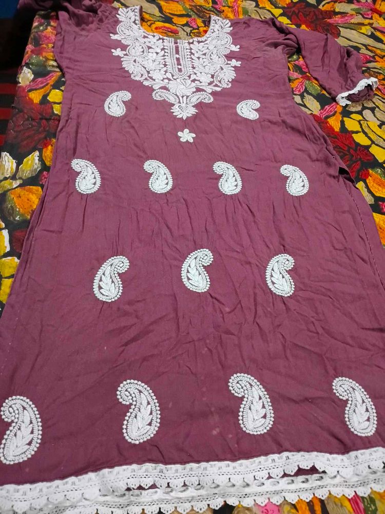 Embroidered Kurta with Paisley Motifs