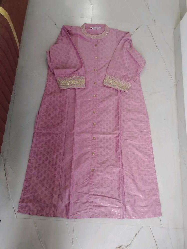 Elegant Pink Embroidered Kurti