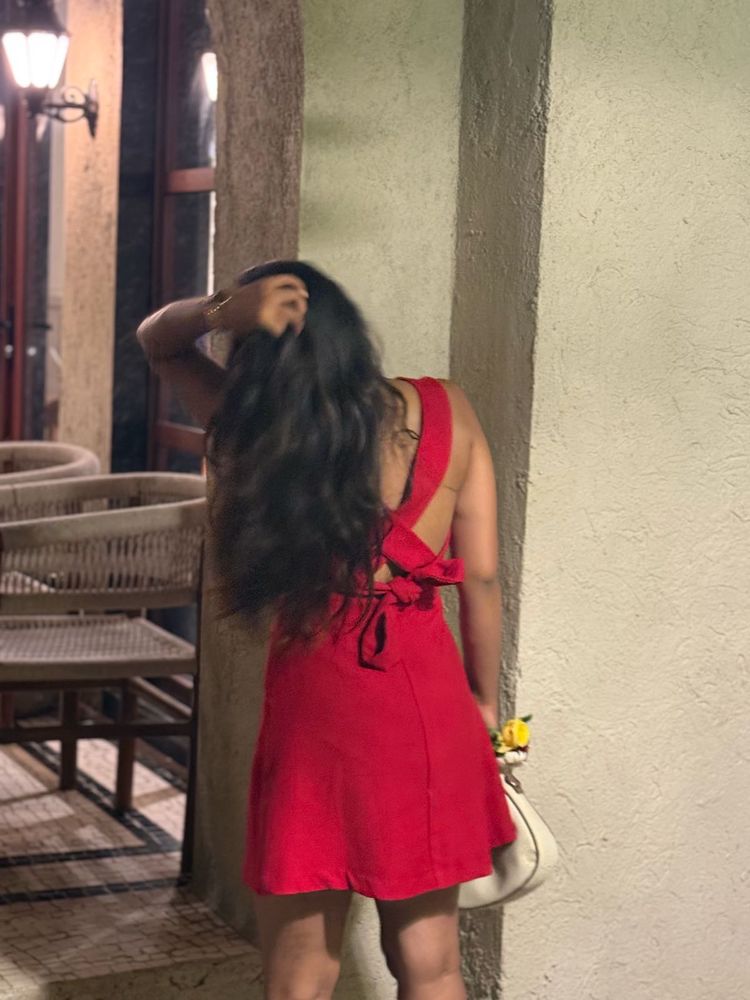 Chic Red Backless Mini Dress