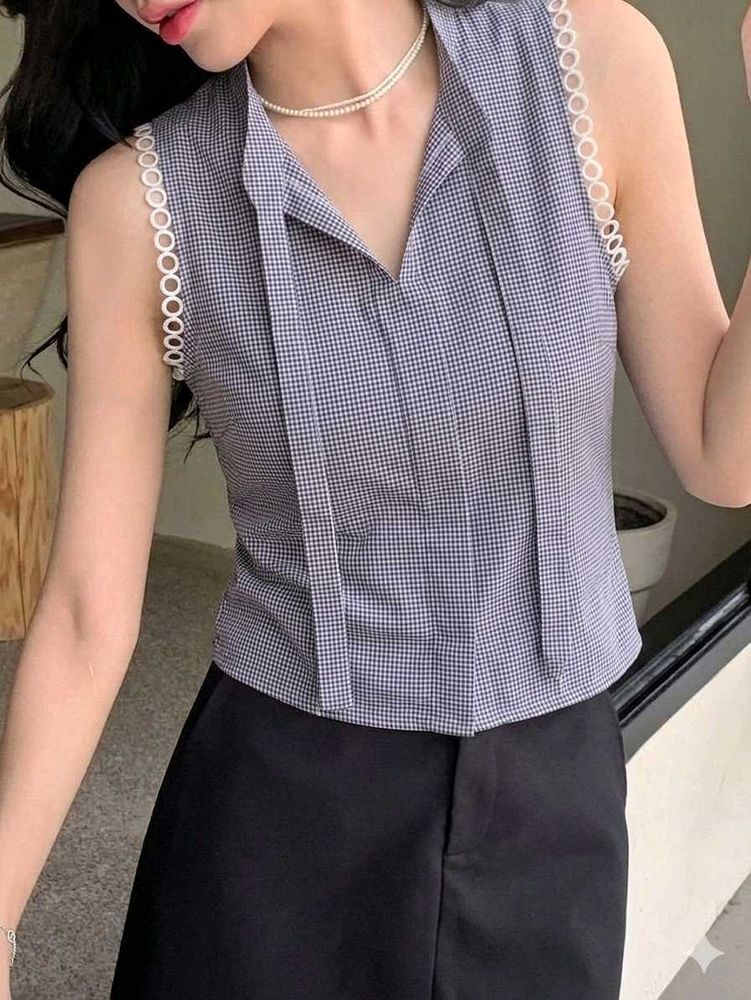 New with tag Chic Gingham Sleeveless Top