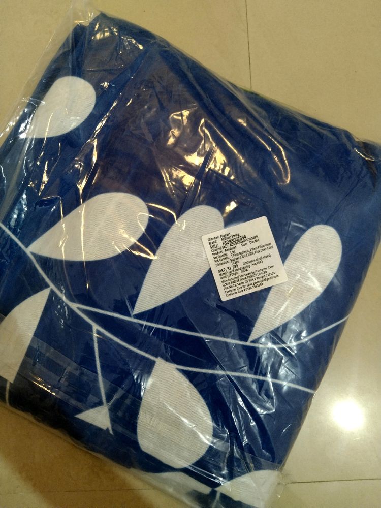 Bedsheet With Two Pillows Cover