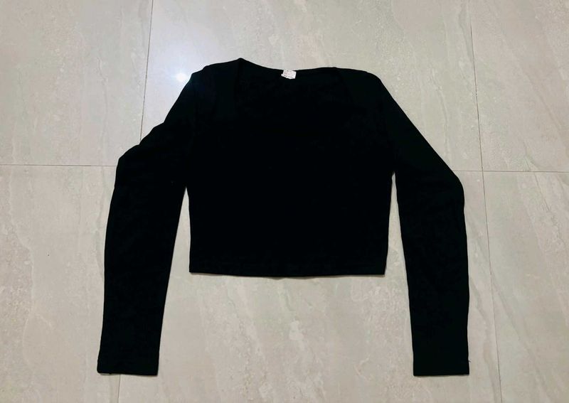Black Long Sleeve Crop Top