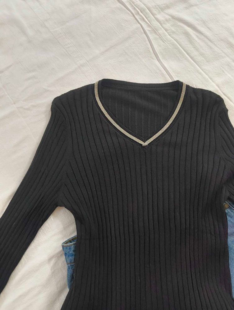 Black Ribbed V-Neck Top