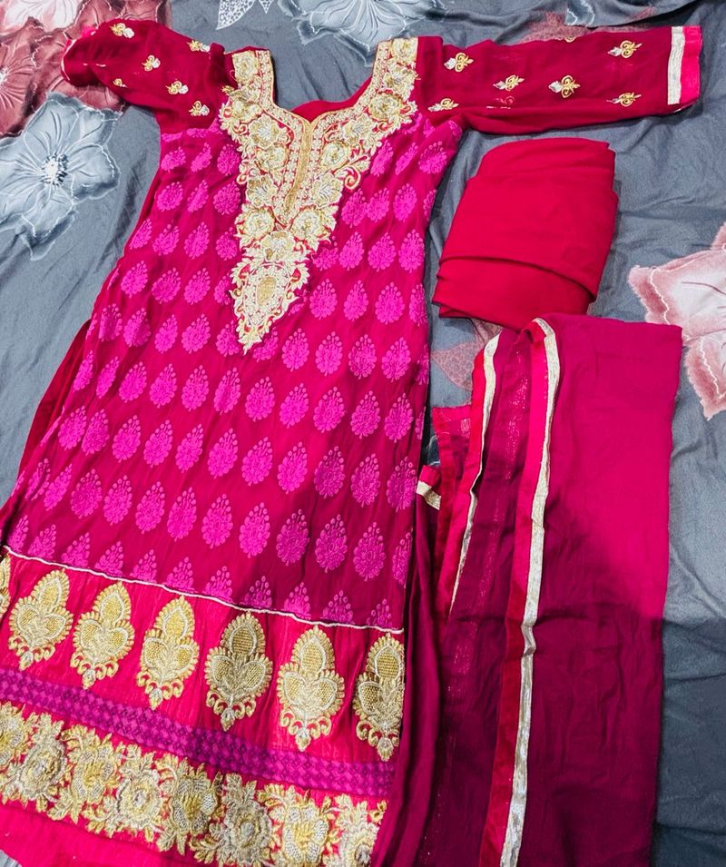Elegant Pink Embroidered Kurta Set