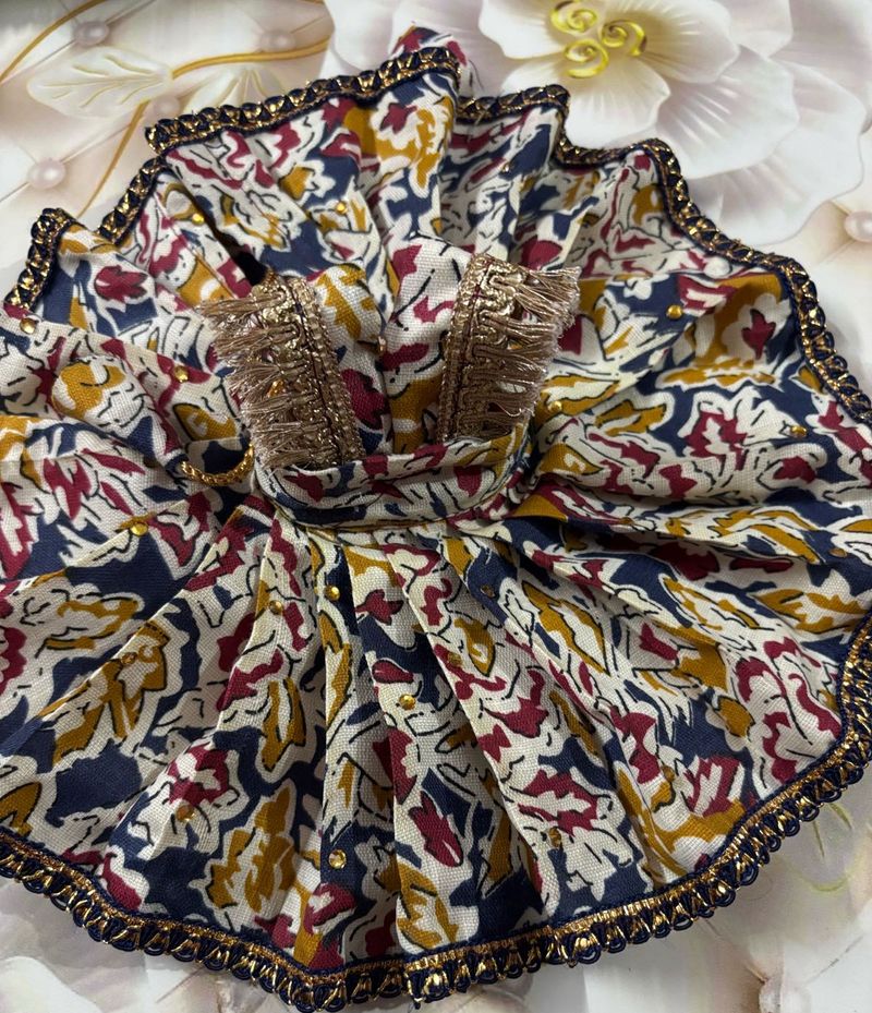 laddu Gopal cotton dress size 4,5,6 only 1 dres