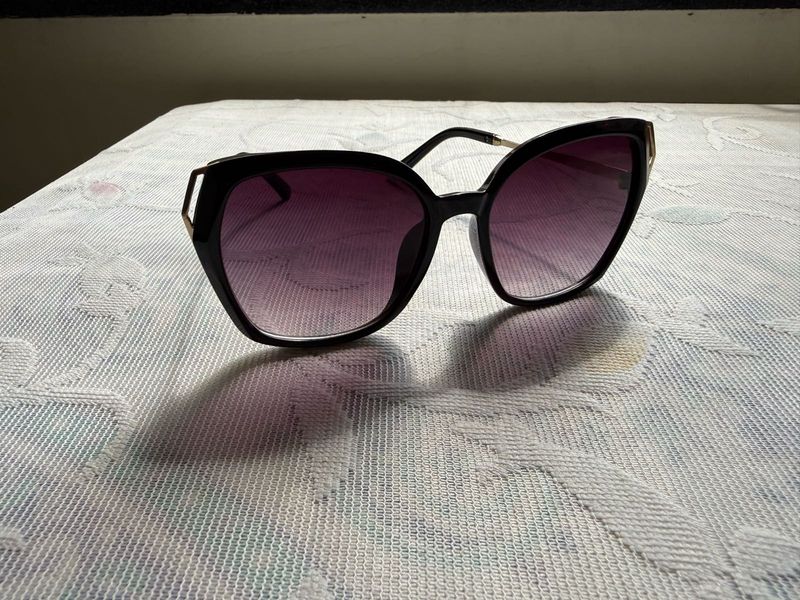 Stylish Oversized Cat-Eye Sunglasses