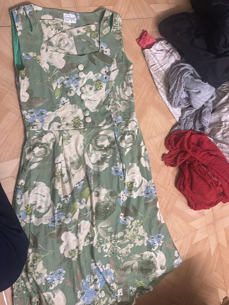 Chic Floral Print Sleeveless Dress