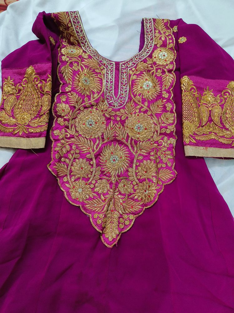 EMBROIDERED KURTI SET
