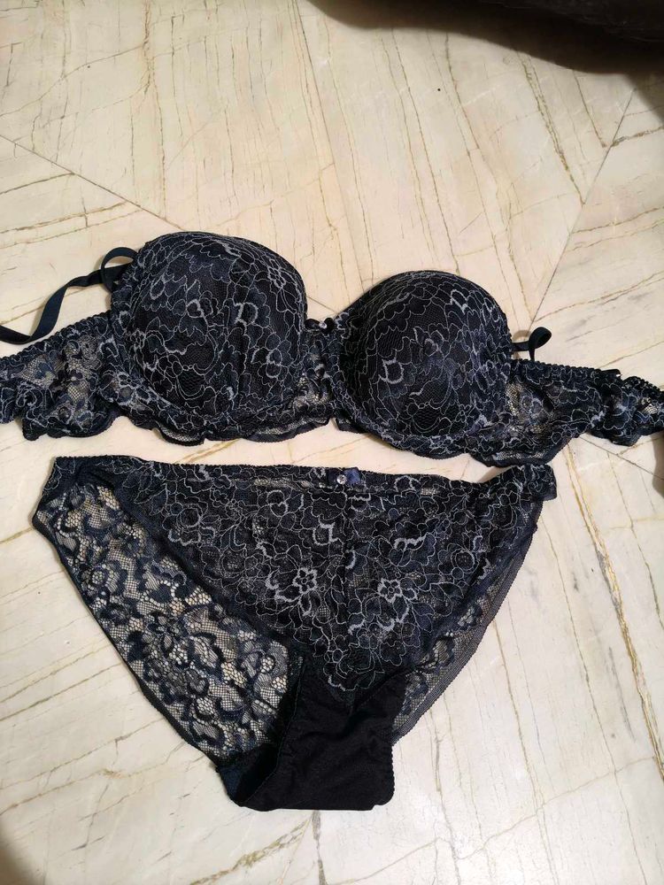 Lace Bra and Panty Set