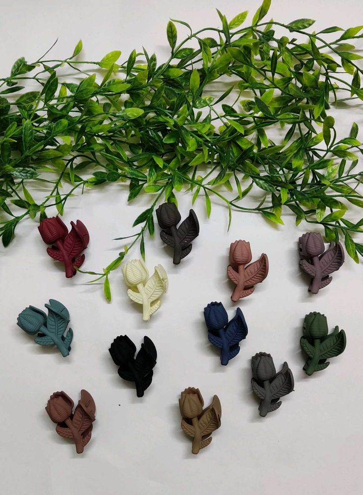 Cute Tulip Hair Claws Set of 4