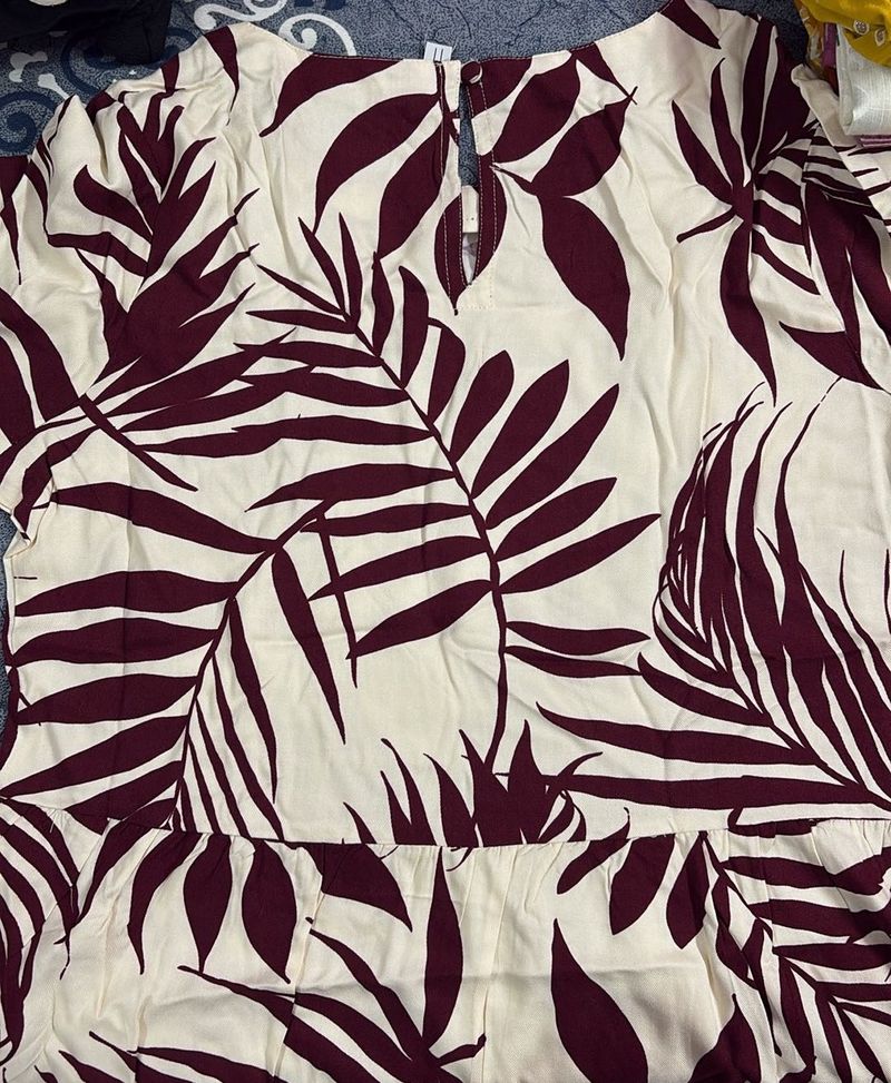 Cream &amp; Maroon Leaf Print Tunic Top