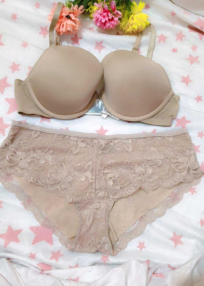 Lace Trimmed Bra &amp; Panty Set