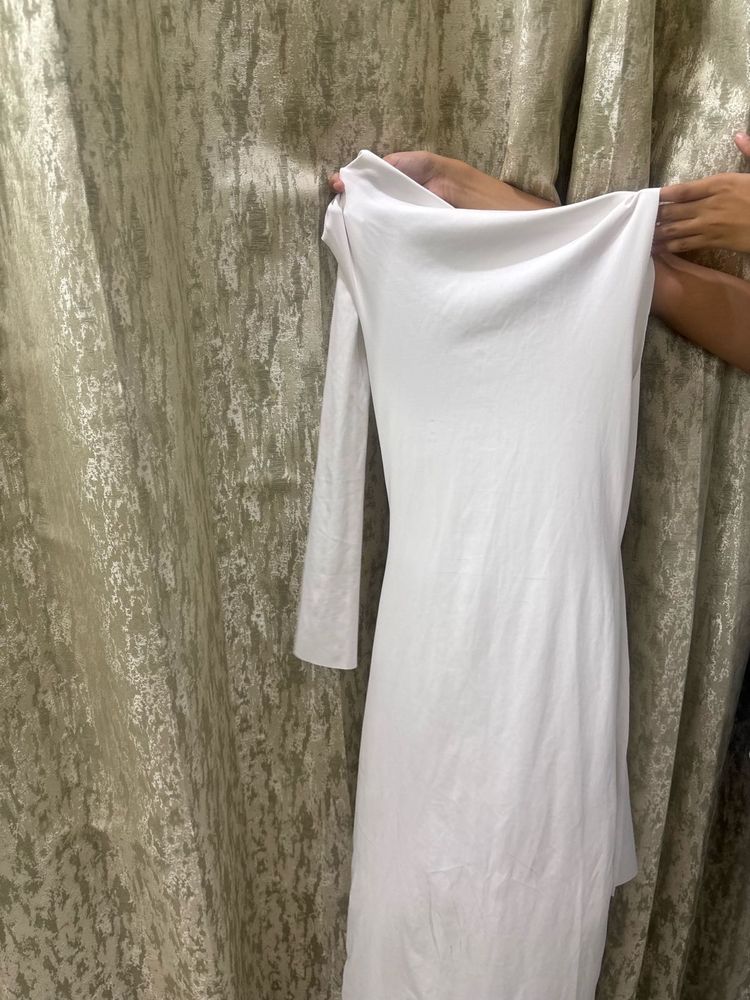 Simple White Long Sleeve Dress