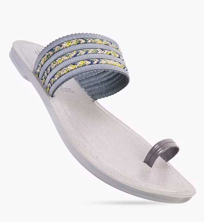 🤍 Stylish Women's Toe Ring Sandals