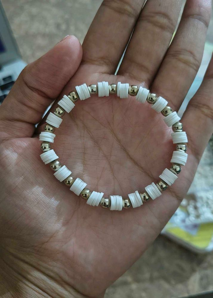 White &amp; silver Beaded Bracelet