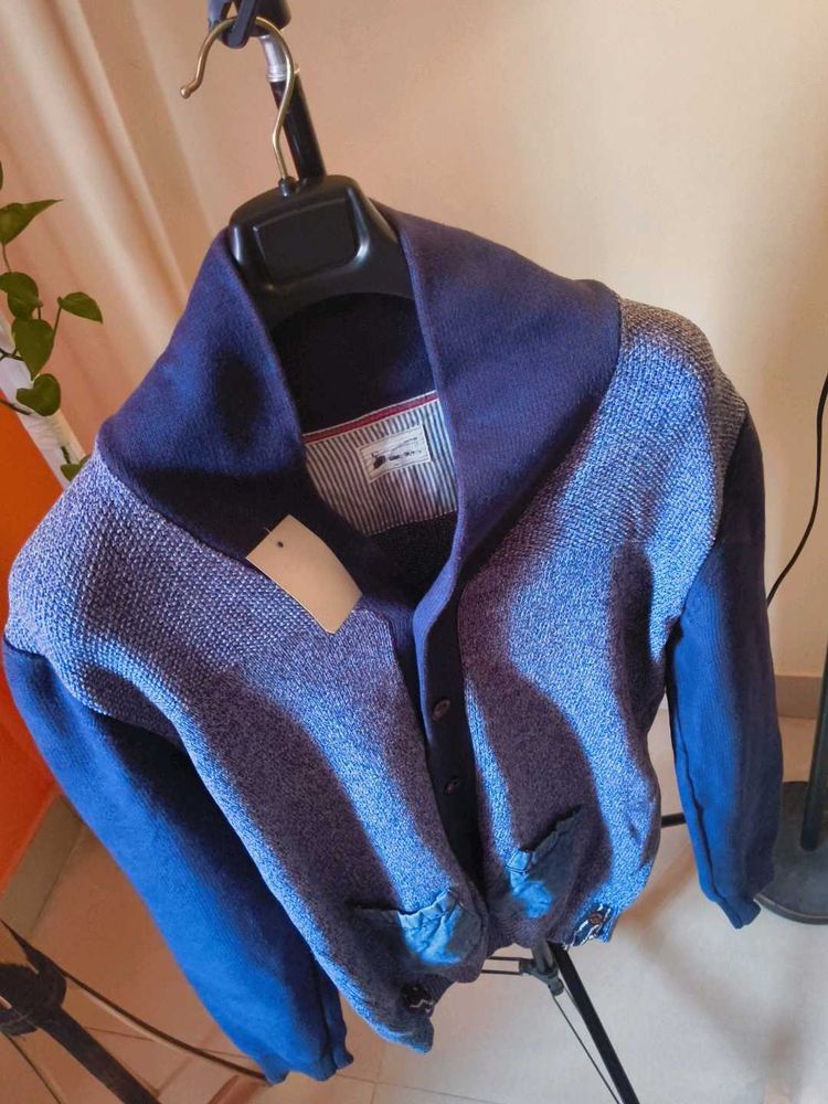 Brand New Korean Stylish Knit Cardigan